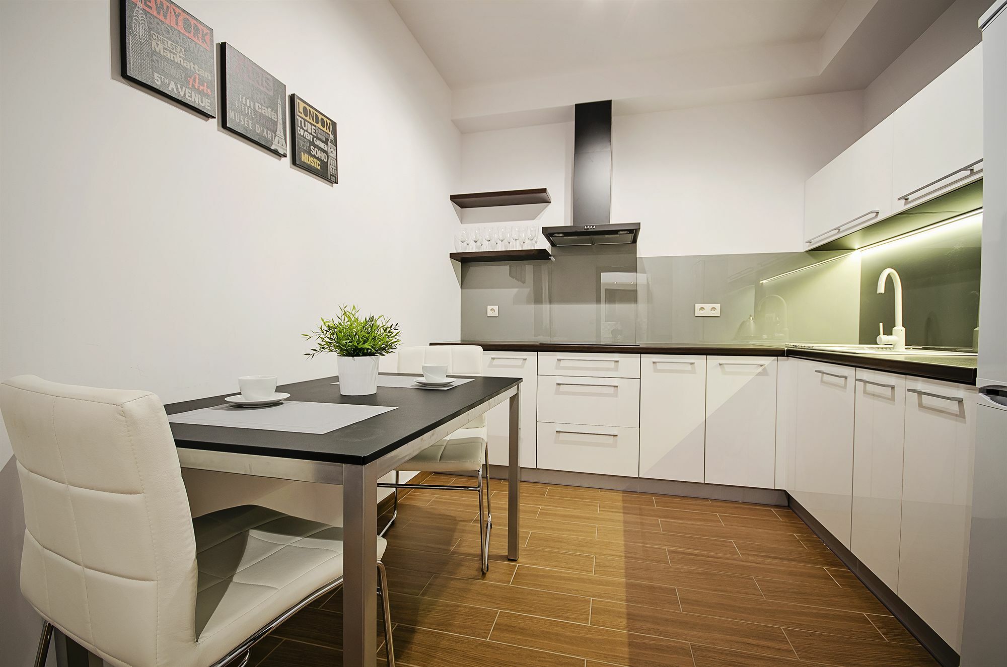 Angel City Center Krakow Aparthotel Eksteriør billede